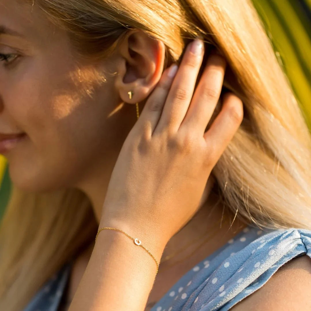 Gepersonaliseerde zijwaartse initialen armband