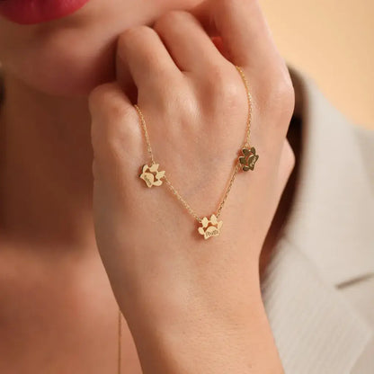 Gepersonaliseerde naamketting met pootjes