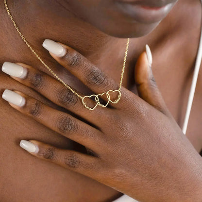 Gepersonaliseerde naamketting met hartjes